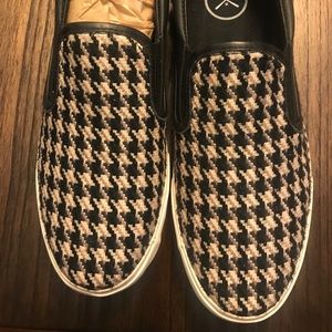 Men’s Inkka shoes. Size 13
